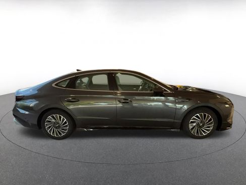 Used 2025 Hyundai Sonata SEL FWD image 16