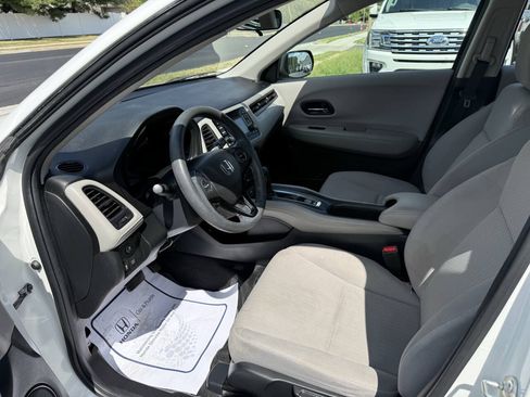 Used 2016 Honda HR-V LX image 16