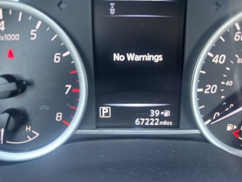 Used 2018 Nissan Sentra S w/ S Midnight Style Package image 16