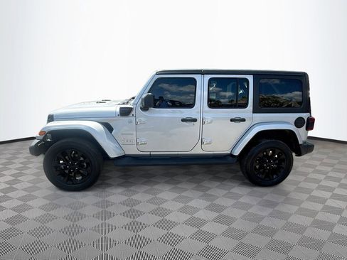 Used 2023 Jeep Wrangler Unlimited Sahara w/ Dual Top Group AWD/4WD image 9