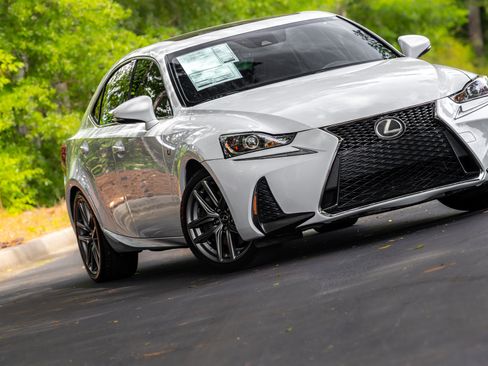 Used 2017 Lexus IS 200t F Sport w/ F Sport Package RWD image 25