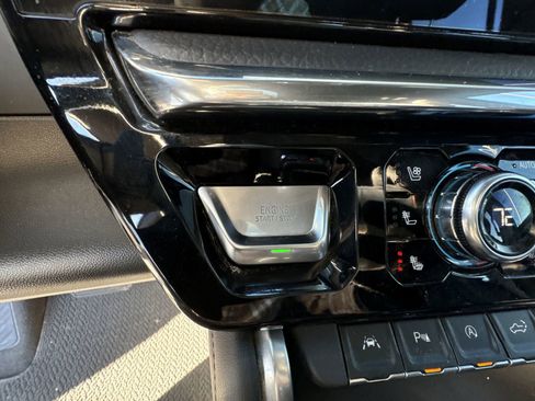 Used 2024 GMC Sierra 1500 Denali w/ Technology Package image 16