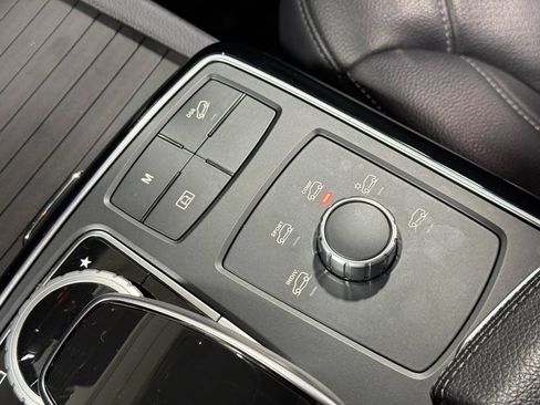 Used 2018 Mercedes-Benz GLE 350 GLE 350 4MATIC Sport Utility 4 w/ Premium 1 Package image 40