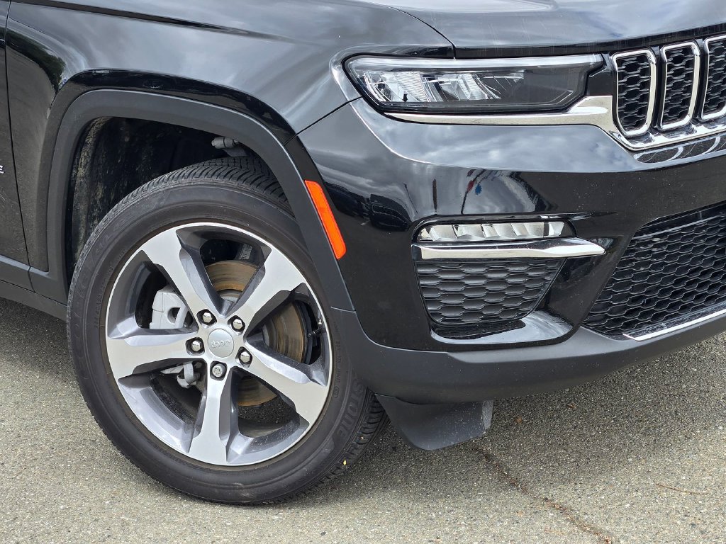 Used 2025 Jeep Grand Cherokee Limited w/ Trailer Tow Package AWD/4WD image 9