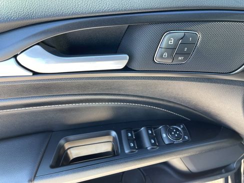 Used 2020 Ford Fusion Titanium image 13