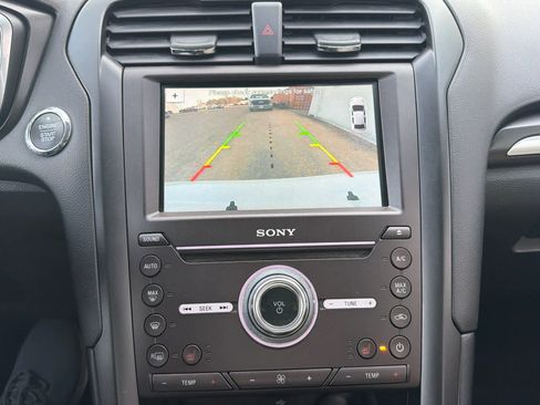 Used 2018 Ford Fusion Titanium image 25