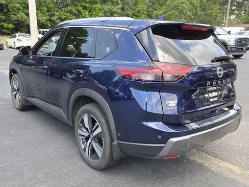 Used 2024 Nissan Rogue SL w/ SL Premium Package FWD image 12