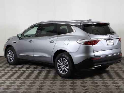 Used 2024 Buick Enclave Premium image 12