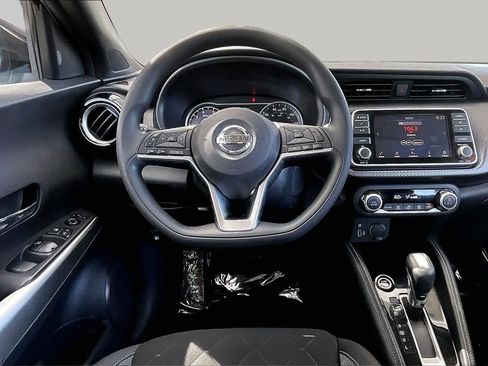 Certified 2020 Nissan Kicks SV FWD image 6