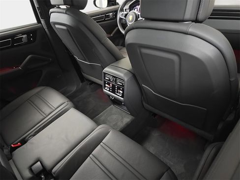 Used 2023 Porsche Cayenne GTS image 14