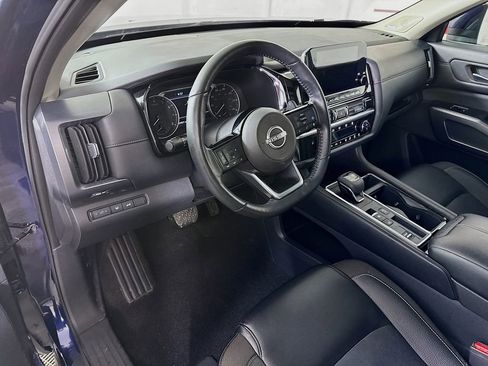 Certified 2024 Nissan Pathfinder SL w/ SL Premium Package image 17