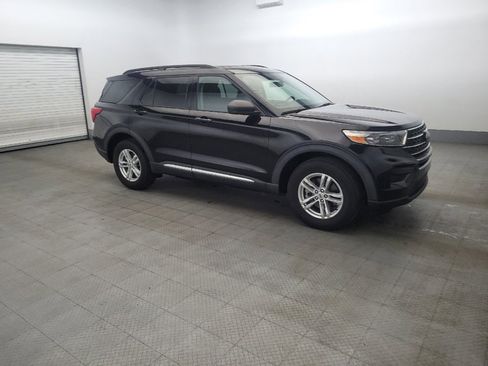 Used 2020 Ford Explorer XLT w/ Comfort Package image 11