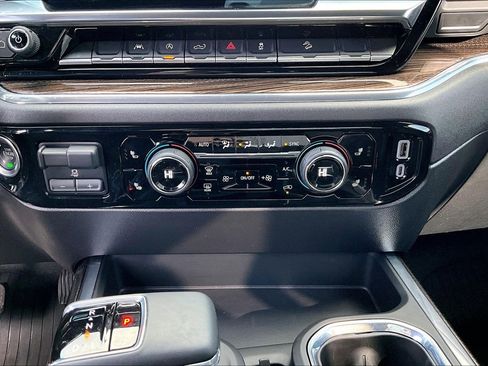 Used 2025 Chevrolet Silverado 1500 LT Trail Boss w/ Convenience Package II AWD/4WD image 23