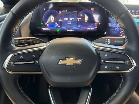 Used 2024 Chevrolet Equinox EV LT FWD image 32
