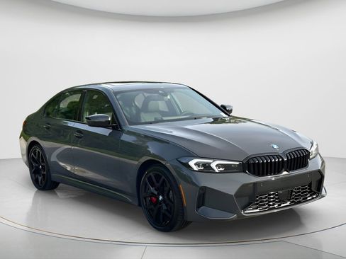 New 2026 BMW 330i Sedan w/ M Sport Package RWD image 3