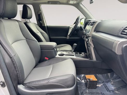 Used 2024 Toyota 4Runner SR5 Premium w/ Moonroof Package AWD/4WD image 15