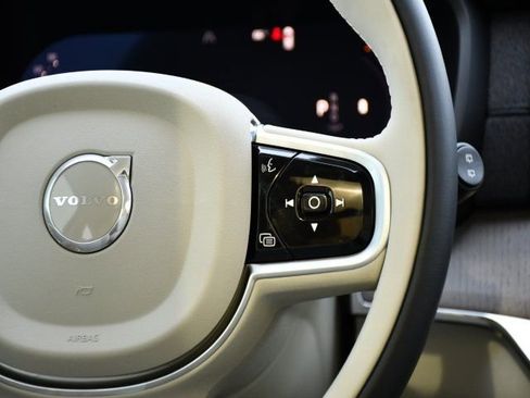 New 2026 Volvo XC90 B6 Ultra w/ Protection Package AWD/4WD image 22
