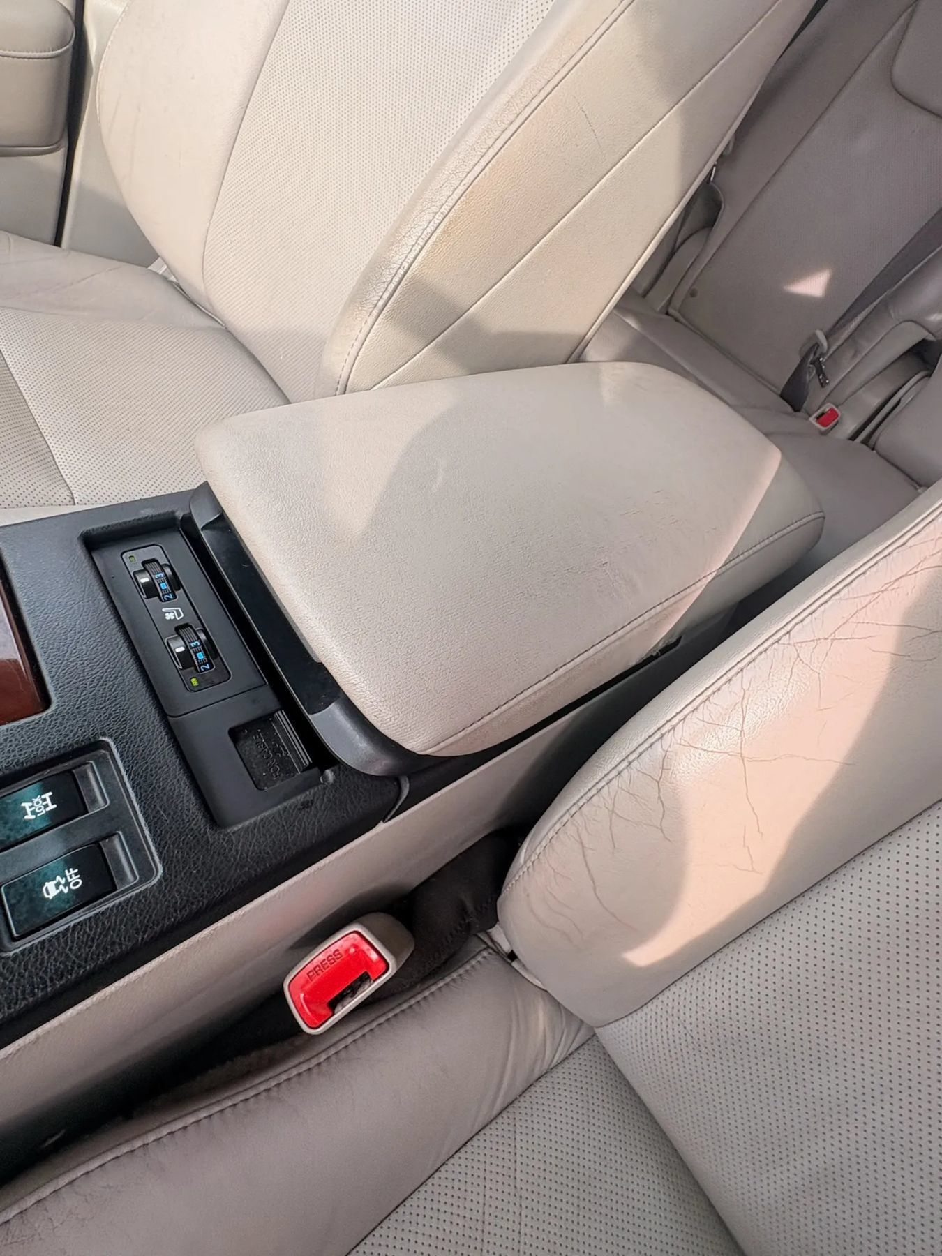 Used 2011 Lexus RX 350 AWD w/ Premium Pkg image 27