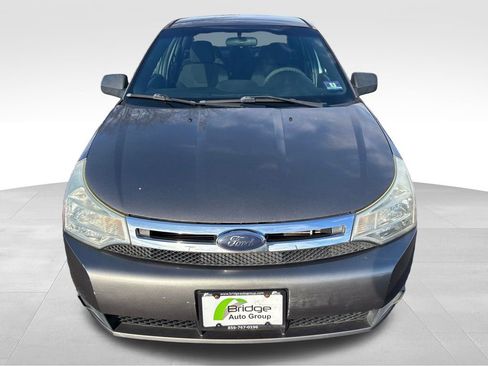 Used 2009 Ford Focus SE image 2