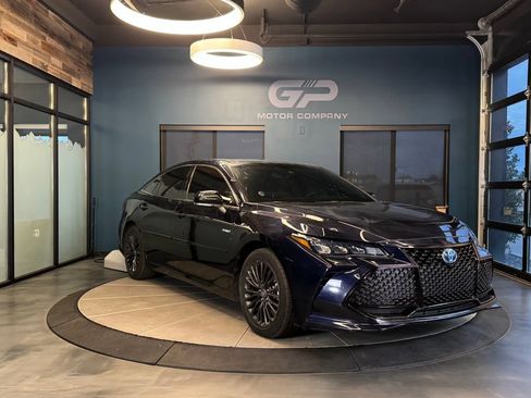 Used 2021 Toyota Avalon XSE FWD image 1