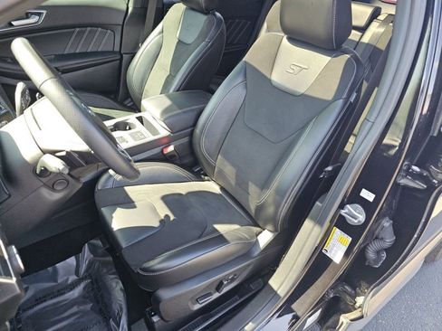 Used 2022 Ford Edge ST w/ Equipment Group 401A AWD/4WD image 6