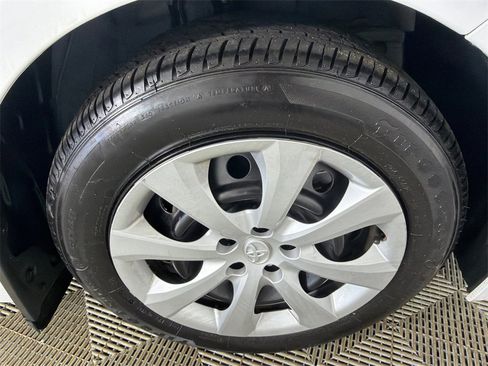 Used 2025 Toyota Corolla LE image 12