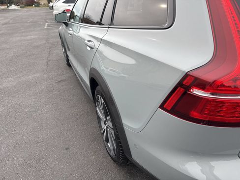 Used 2025 Volvo V60 B5 Cross Country Plus image 27