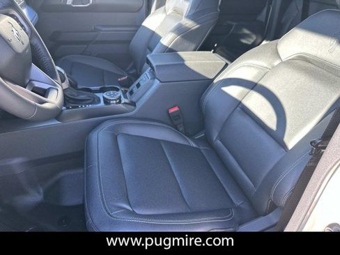 New 2025 Ford Bronco Badlands image 9