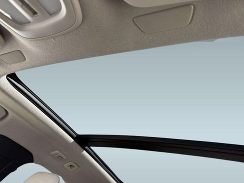 Used 2023 Volvo XC40 B5 Plus w/ Protection Package Premier image 15