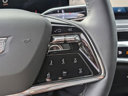 New 2025 Cadillac Lyriq Luxury w/ LPO, Floor Liner Package image 19