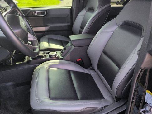 Used 2023 Ford Bronco Black Diamond AWD/4WD image 2