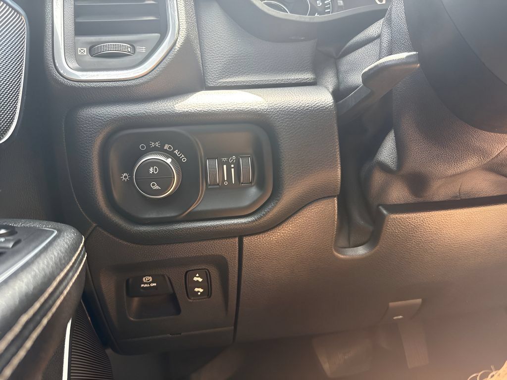 Used 2019 RAM 1500 Laramie RWD image 24