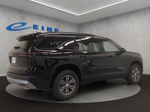 New 2026 Chevrolet Traverse LT w/ Driver Confidence Package image 3