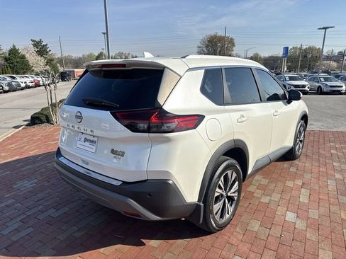 Used 2022 Nissan Rogue SV w/ SV Premium Package image 36