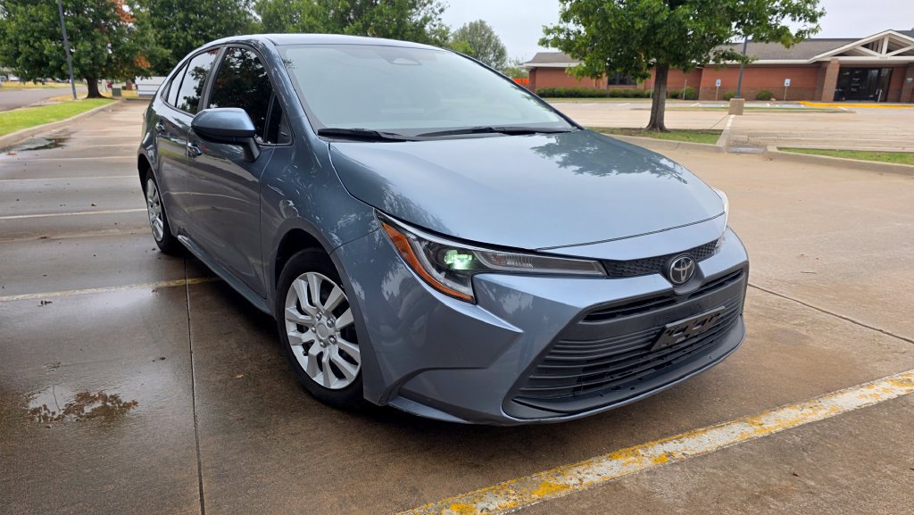Used 2023 Toyota Corolla LE FWD image 6