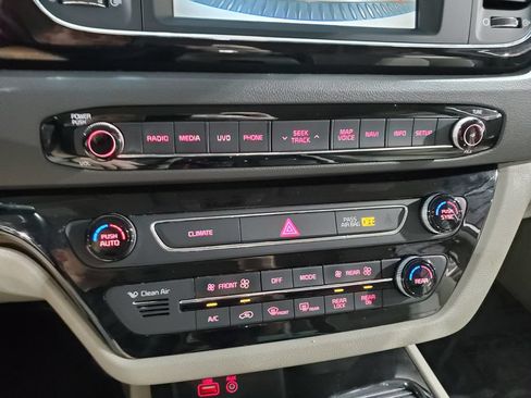 Used 2016 Kia Sedona SX FWD image 29