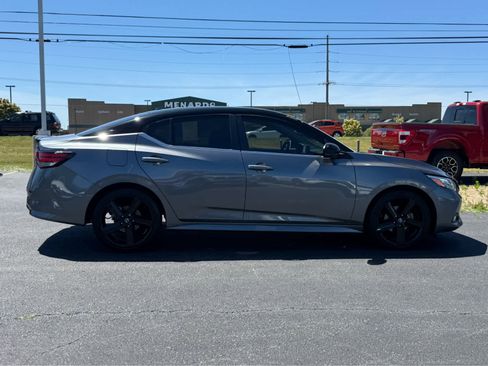 Used 2022 Nissan Sentra SR w/ Midnight Edition FWD image 8