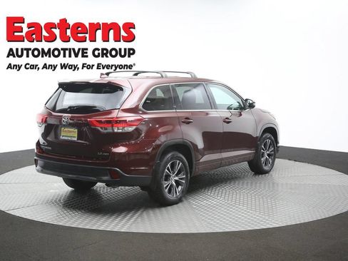 Used 2018 Toyota Highlander Plus AWD/4WD image 40