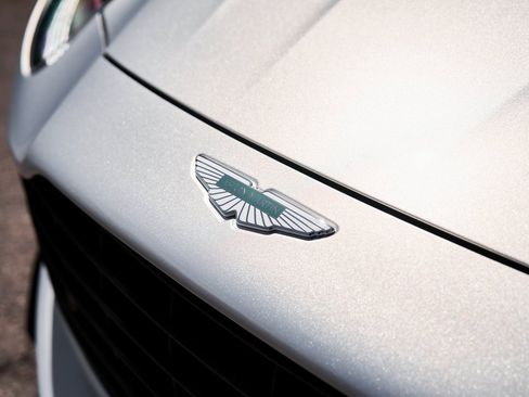 Used 2024 Aston Martin DB12 Coupe image 7