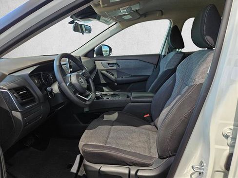 Used 2021 Nissan Rogue S FWD image 11