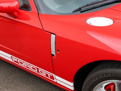 Used 2006 Ford GT RWD image 83