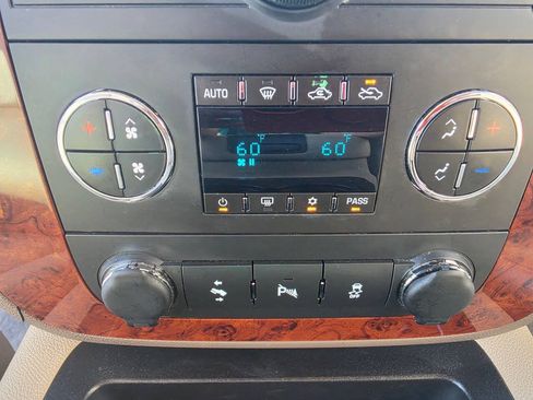 Used 2012 Chevrolet Avalanche LT w/ Texas Edition RWD image 38