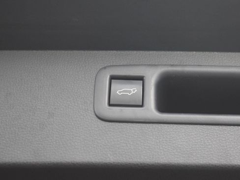 Used 2025 Toyota Highlander Limited AWD/4WD image 13