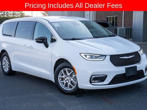 Used 2024 Chrysler Pacifica Touring-L FWD image 1