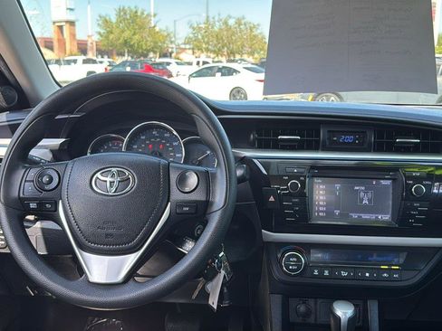 Used 2016 Toyota Corolla LE FWD image 12
