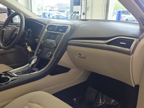 Used 2014 Ford Fusion SE FWD image 5