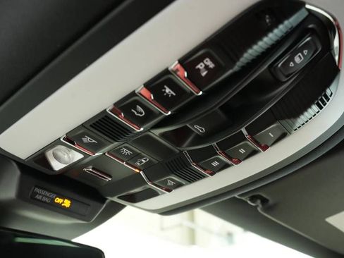 Certified 2026 Porsche Macan AWD/4WD image 35