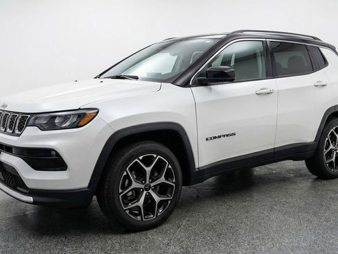 Used 2025 Jeep Compass Limited AWD/4WD image 3
