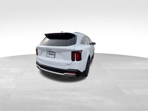 Used 2025 Kia Sorento EX w/ Panoramic Sunroof Package image 9