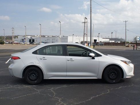Used 2021 Toyota Corolla LE image 13